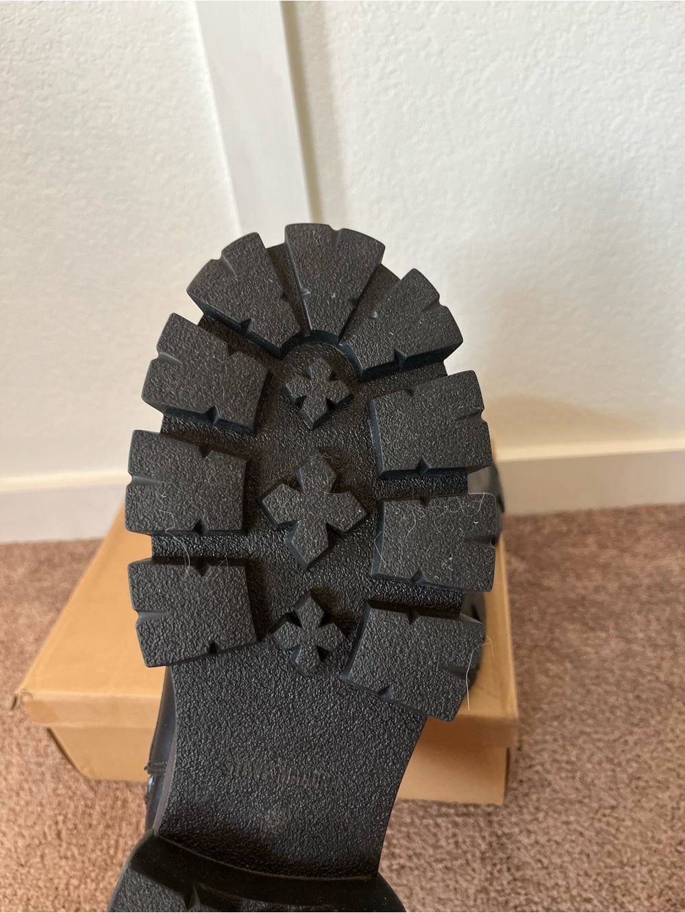 Steve Madden Women's 12 Leather Combat Boots NWT. - Picture 9 of 12